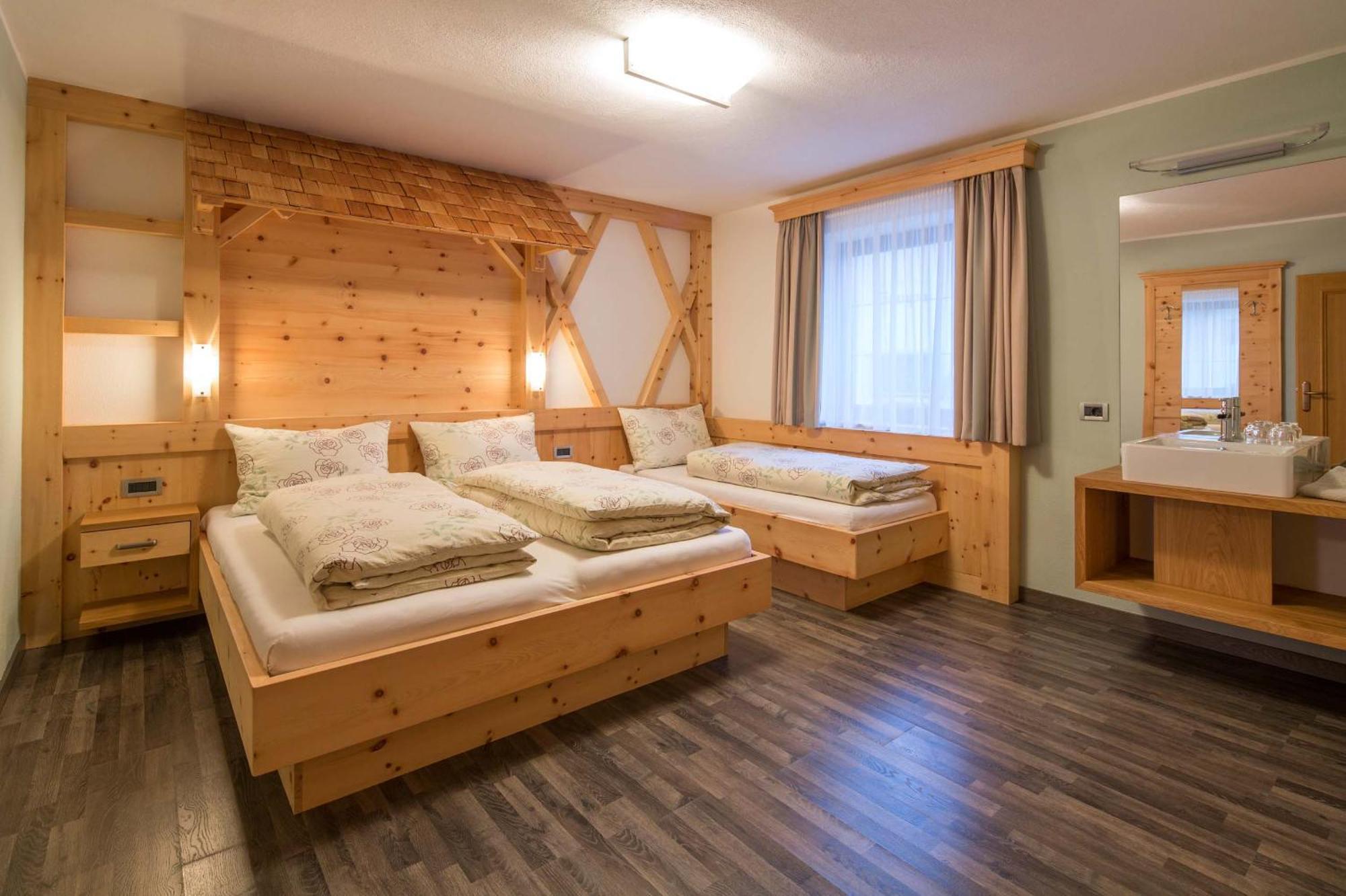 Alpin Apartments Colfosco Ruang foto