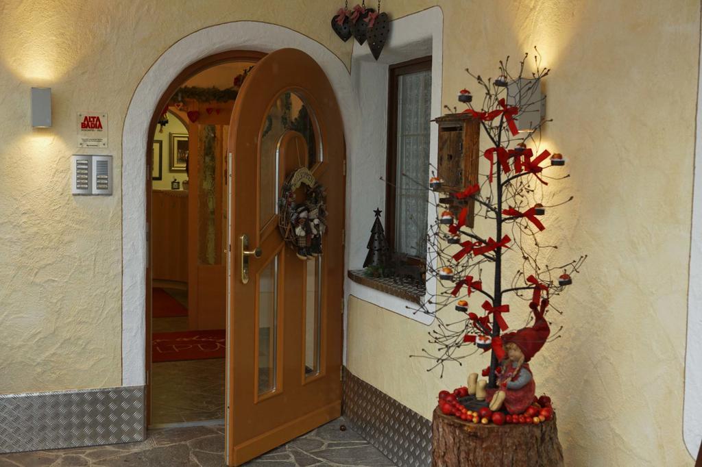 Alpin Apartments Colfosco Bagian luar foto